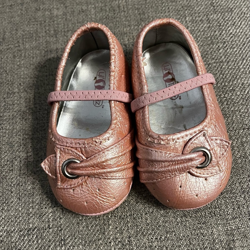 Lil' Tredz Shiny Pink Infant Girls Shoes Sz 2 Prewalk 0-24 months Mary Janes
